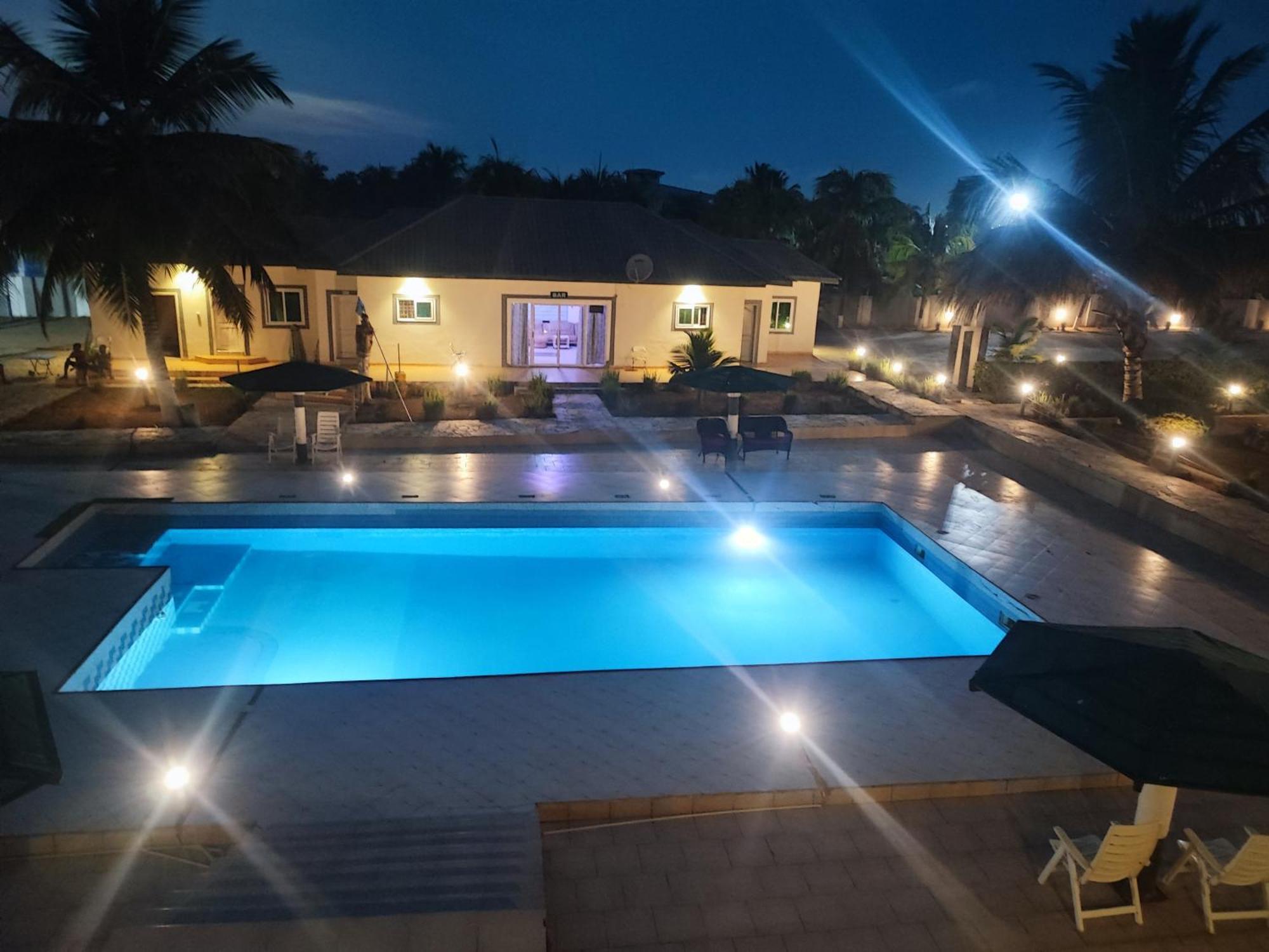 Hotel Ellisa Hospitality And Spa Akkra Exterior foto
