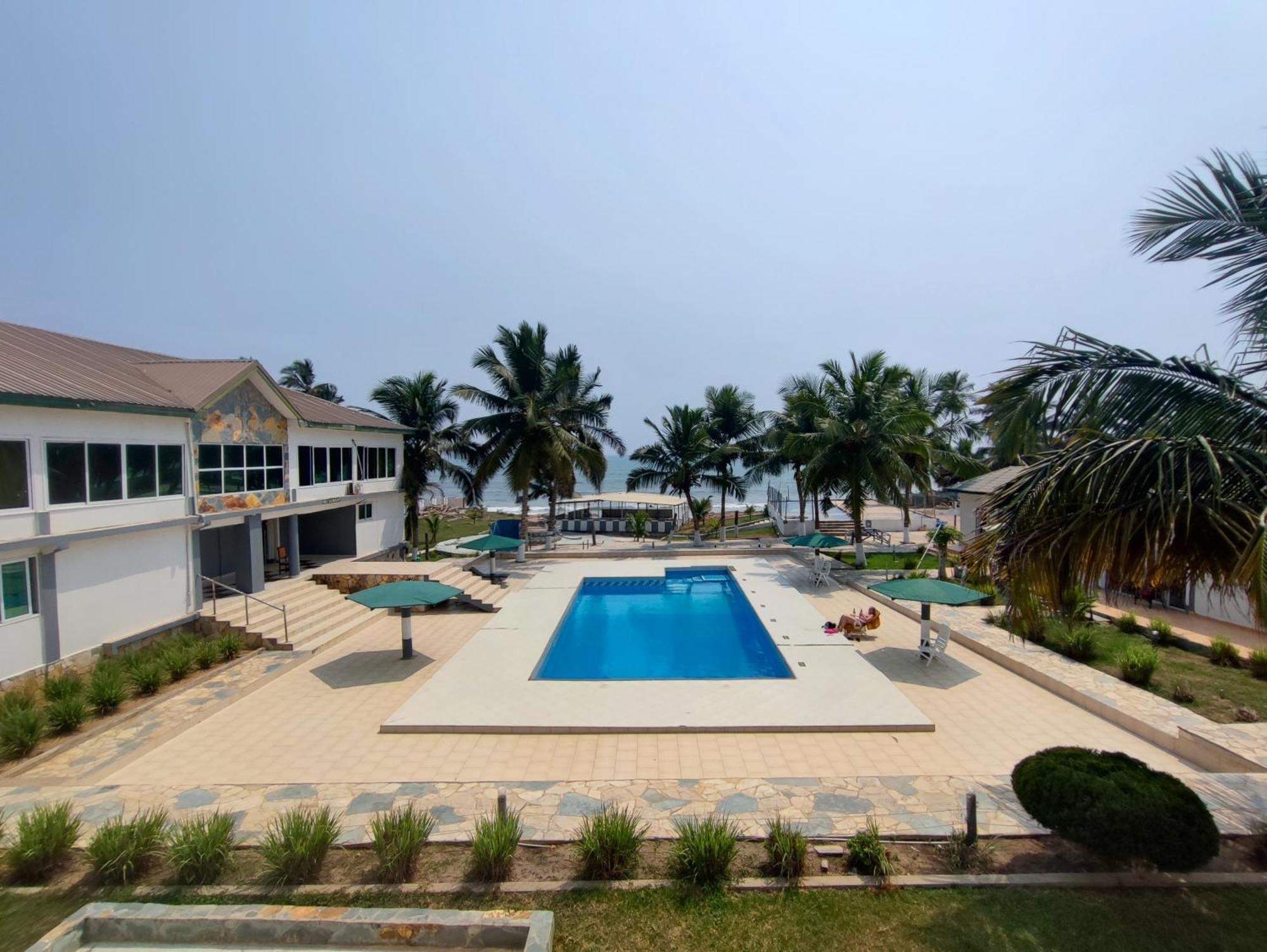 Hotel Ellisa Hospitality And Spa Akkra Exterior foto