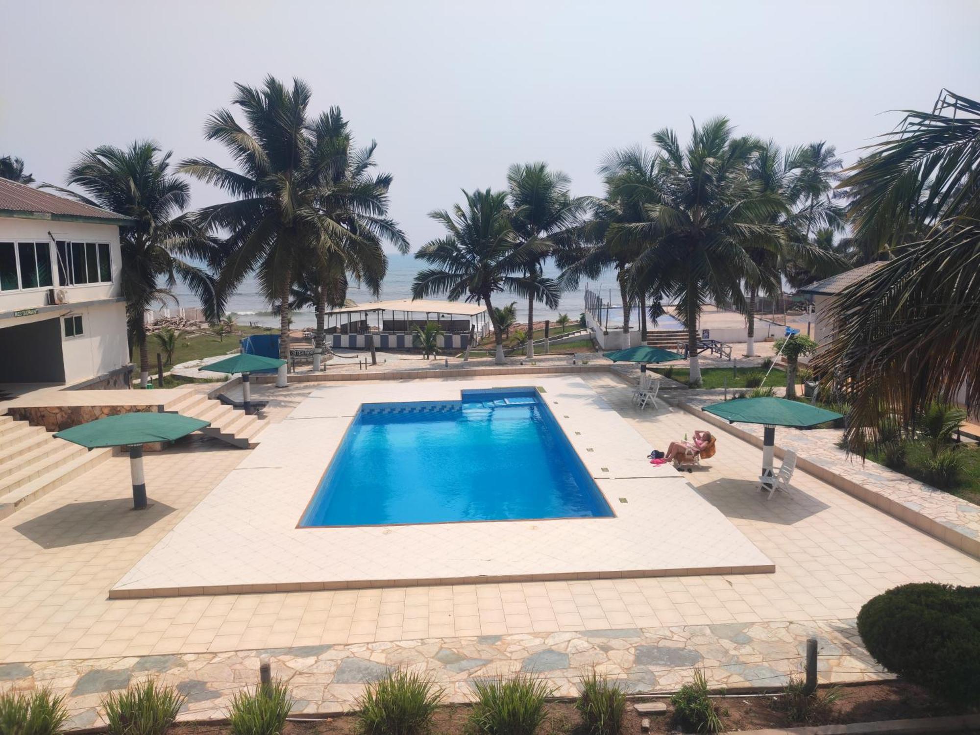Hotel Ellisa Hospitality And Spa Akkra Exterior foto